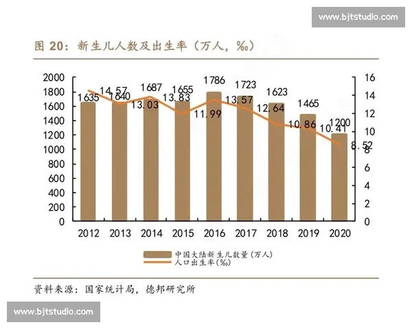 刷屏热搜背后的社会心理与网络舆论传播机制解析